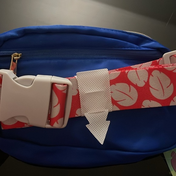 Stitch Bioworld Fanny Pack / Sling Bag - Picture 4 of 6
